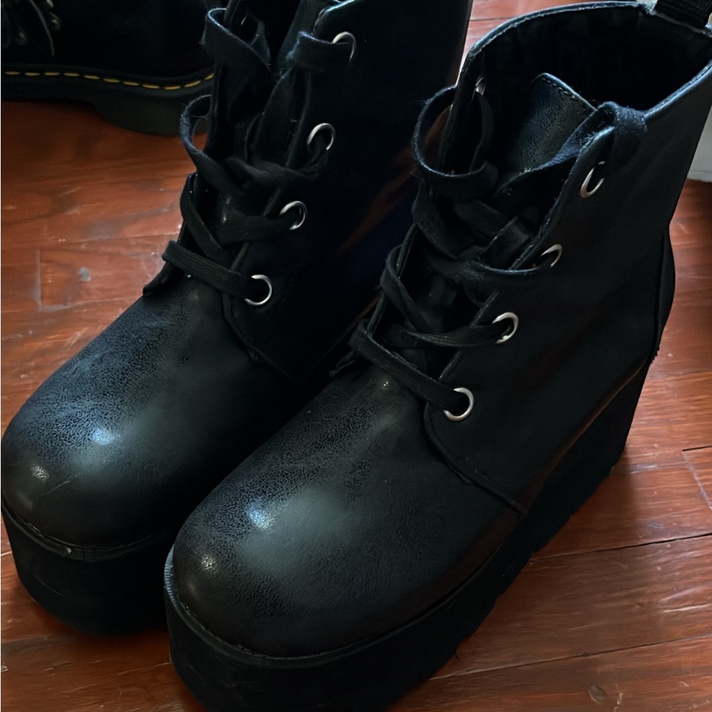 T.U.K Tractor Platform Boot